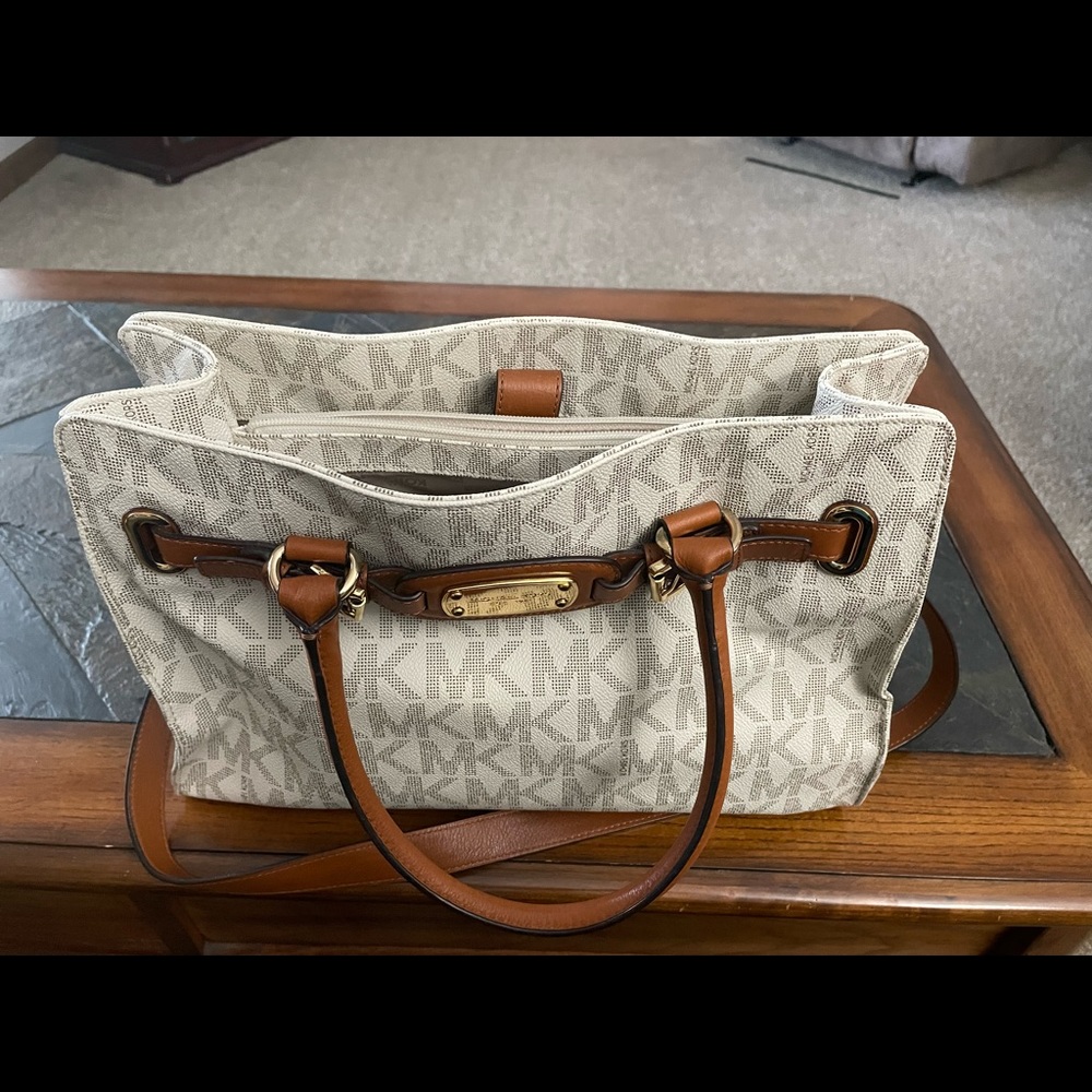 Michael Kors Hamilton in Vanilla and brown.